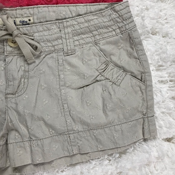 Lei Low-rise Printed Shorts with Drawstring Sz 11 - Picture 3 of 8